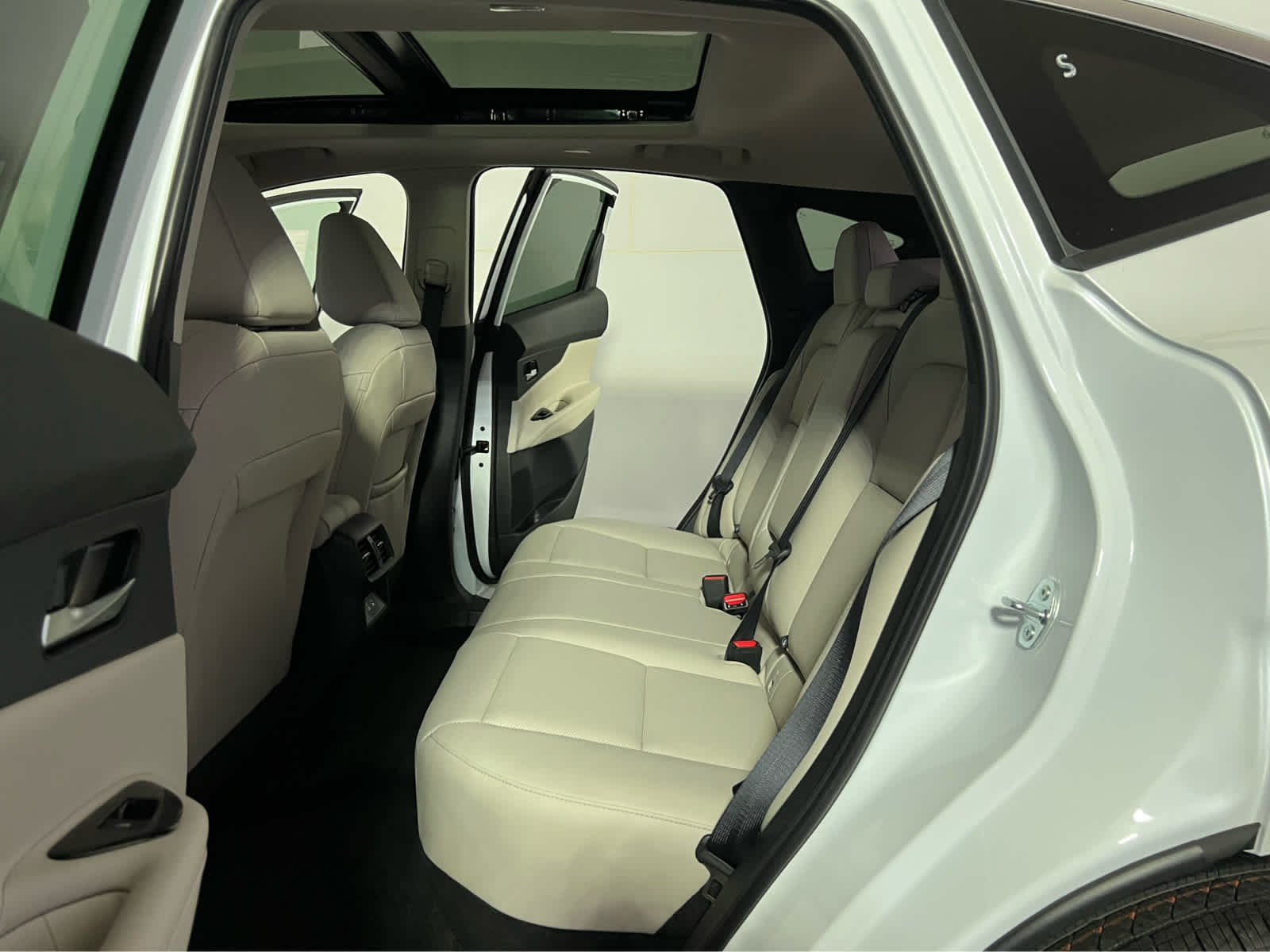 New 2026 Everest White Pearl TriCoat Nissan SL image 16