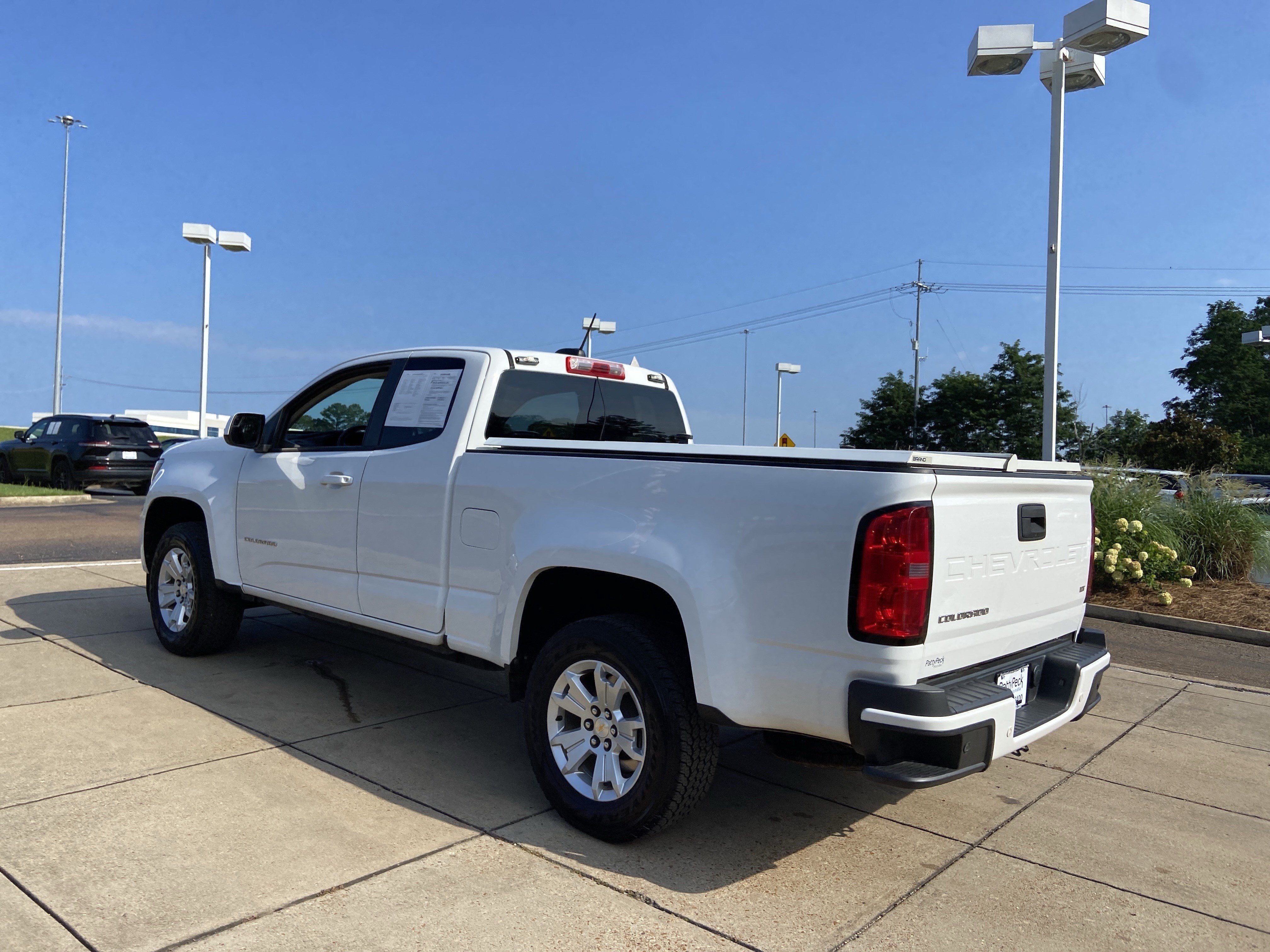 Used 2022 Summit White Chevrolet 2WD LT image 8