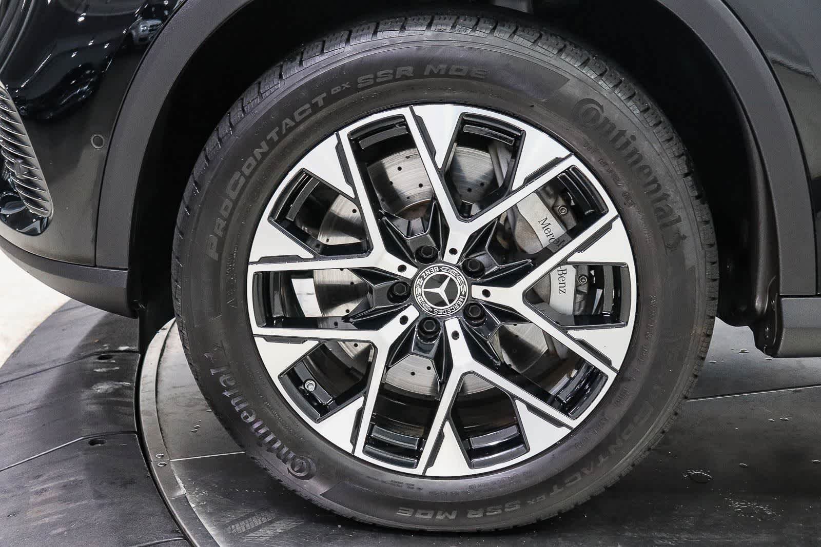 Used 2025  Mercedes-Benz GLC 350e image 9