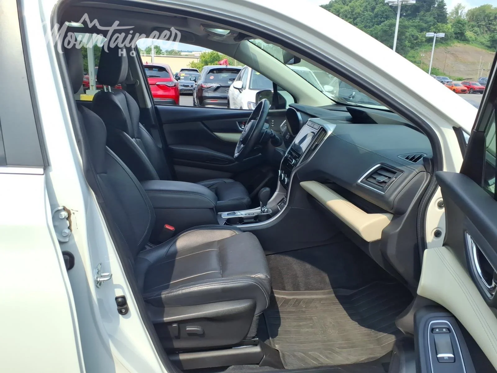 Used 2022 Crystal White Pearl Subaru Limited image 19