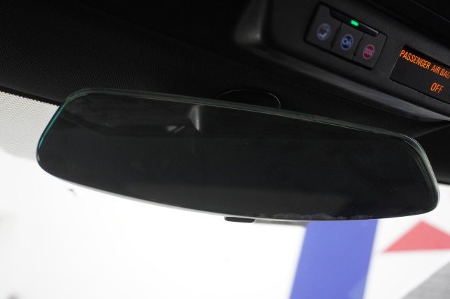 Used 2021  Chevrolet 1LS image 31