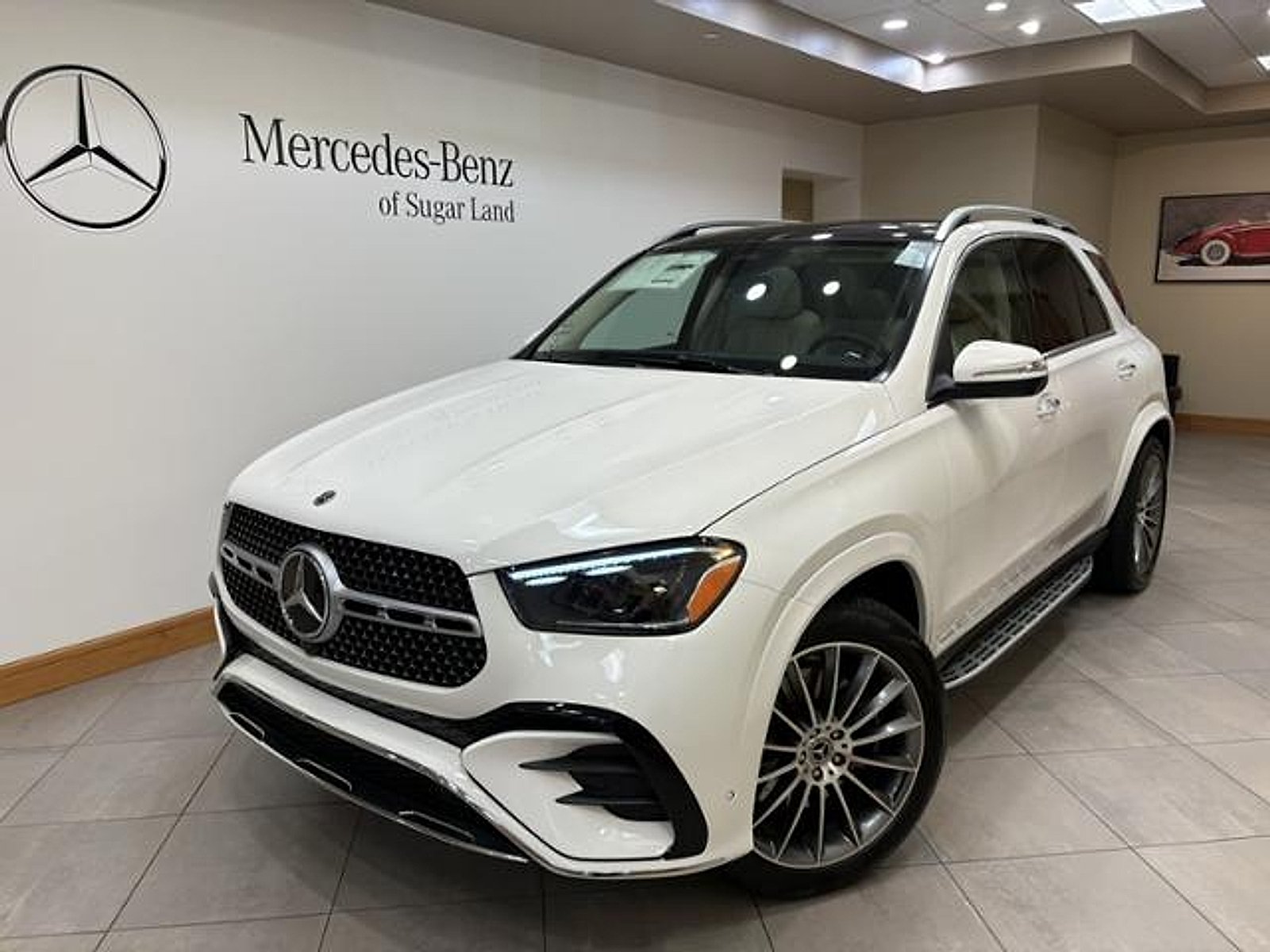 New 2026 MANUFAKTUR Moonlight White Metallic Mercedes-Benz  image 1