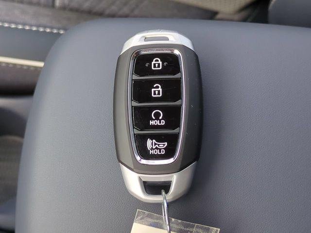 New 2026 White Hyundai SEL w/Two-Tone Roof image 28
