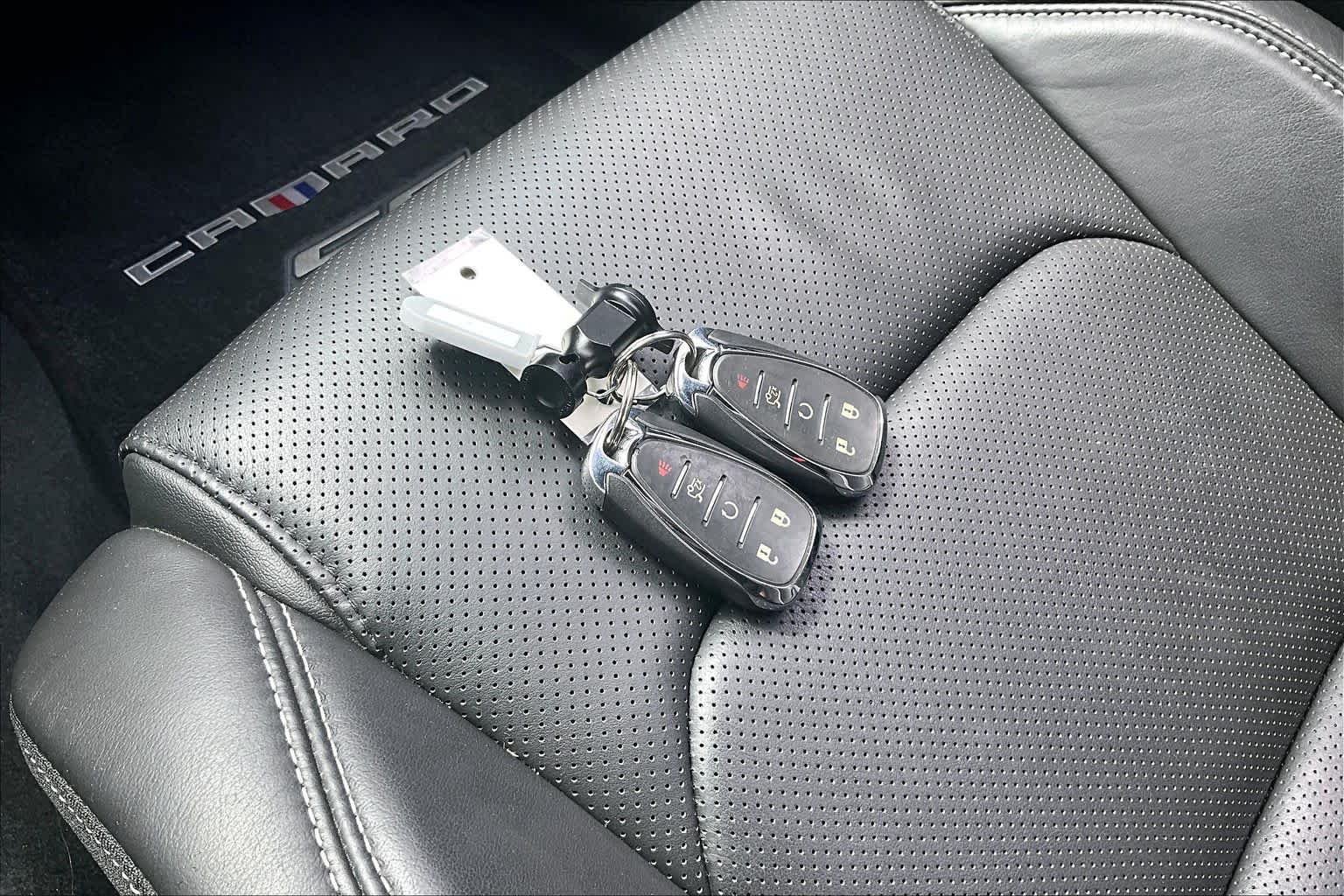 Used 2018 Silver Ice Metallic Chevrolet 2SS image 14