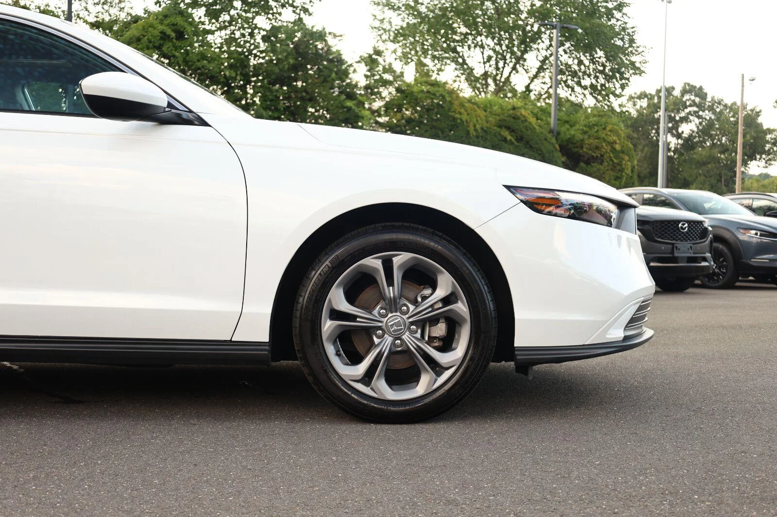 Used 2024 Platinum White Pearl Honda EX image 10