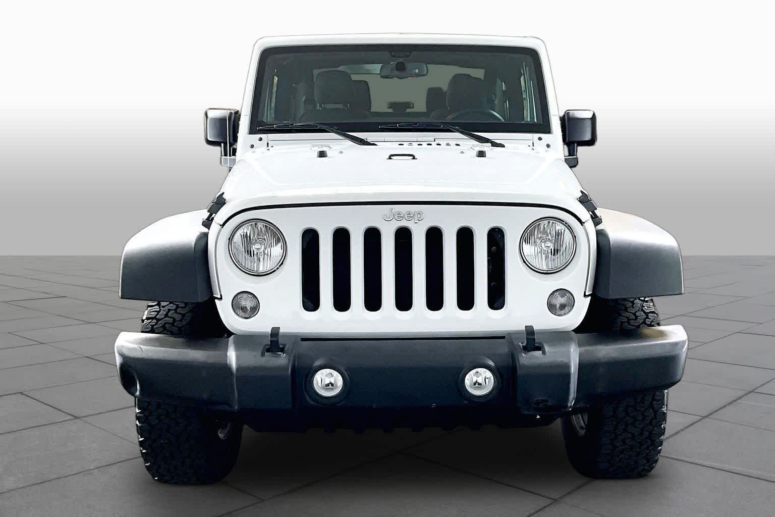 Used 2018 Bright White Clearcoat Jeep Sport S image 4