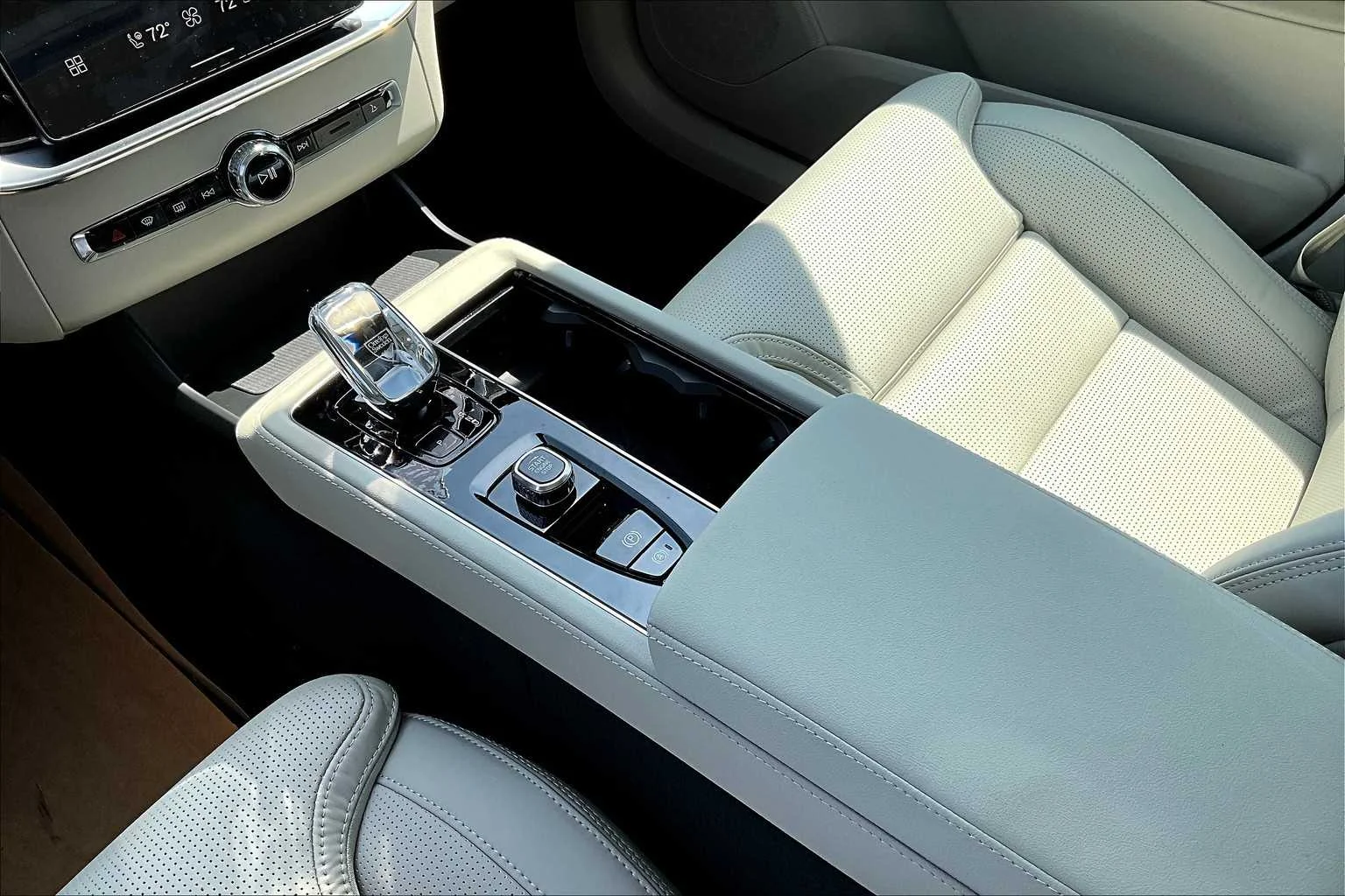 2026 Volvo XC90 Ultra - Photo 10