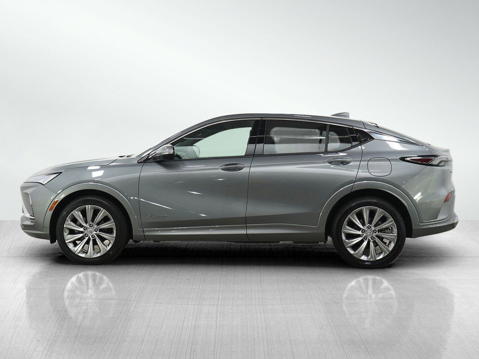 Used 2024 Buick Envista Avenir with VIN KL47LCE20RB143883 for sale in Minneapolis, Minnesota