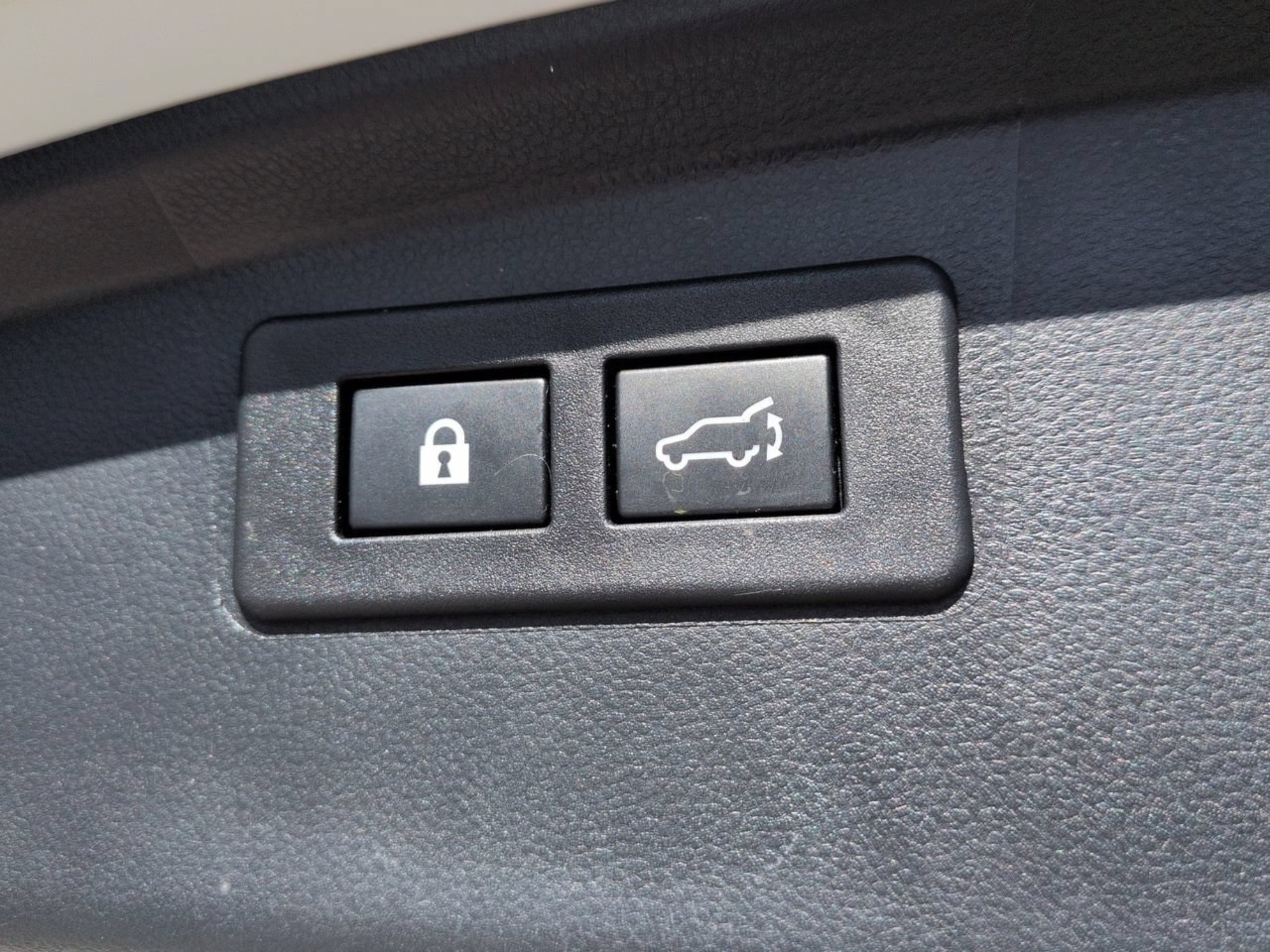 Used 2021 Crystal White Pearl Subaru Limited XT image 11