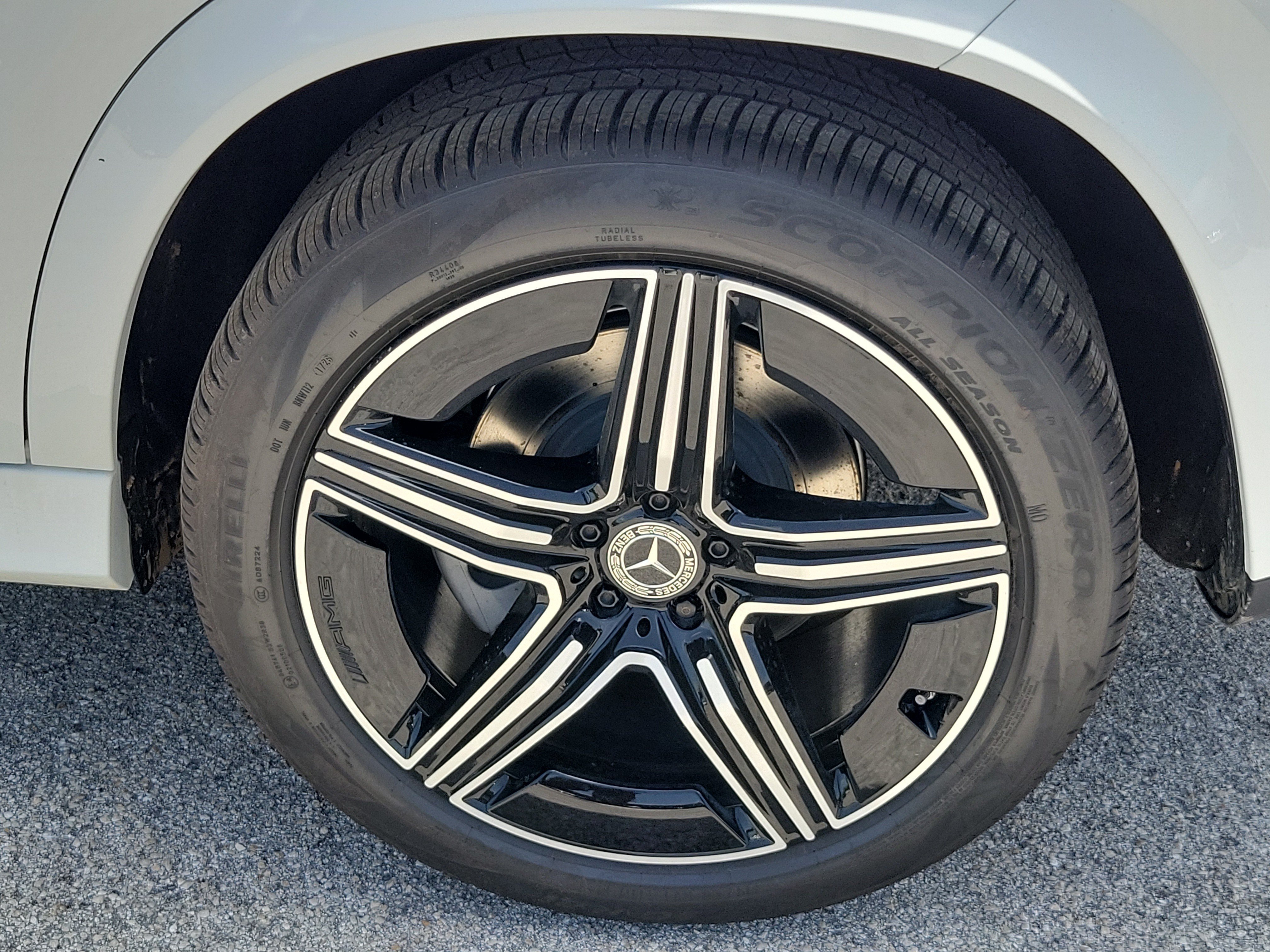 New 2026 Polar White Mercedes-Benz GLE 350 image 41