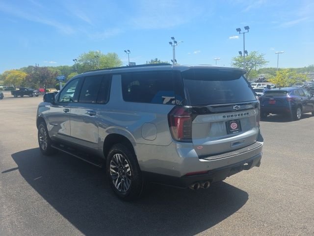 Used 2025 Gray Chevrolet Z71 image 4