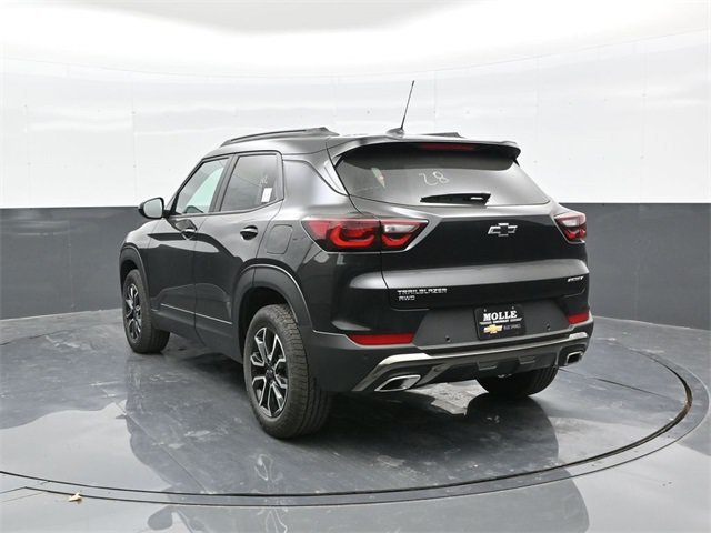 New 2026 Mosaic Black Metallic Chevrolet ACTIV image 5