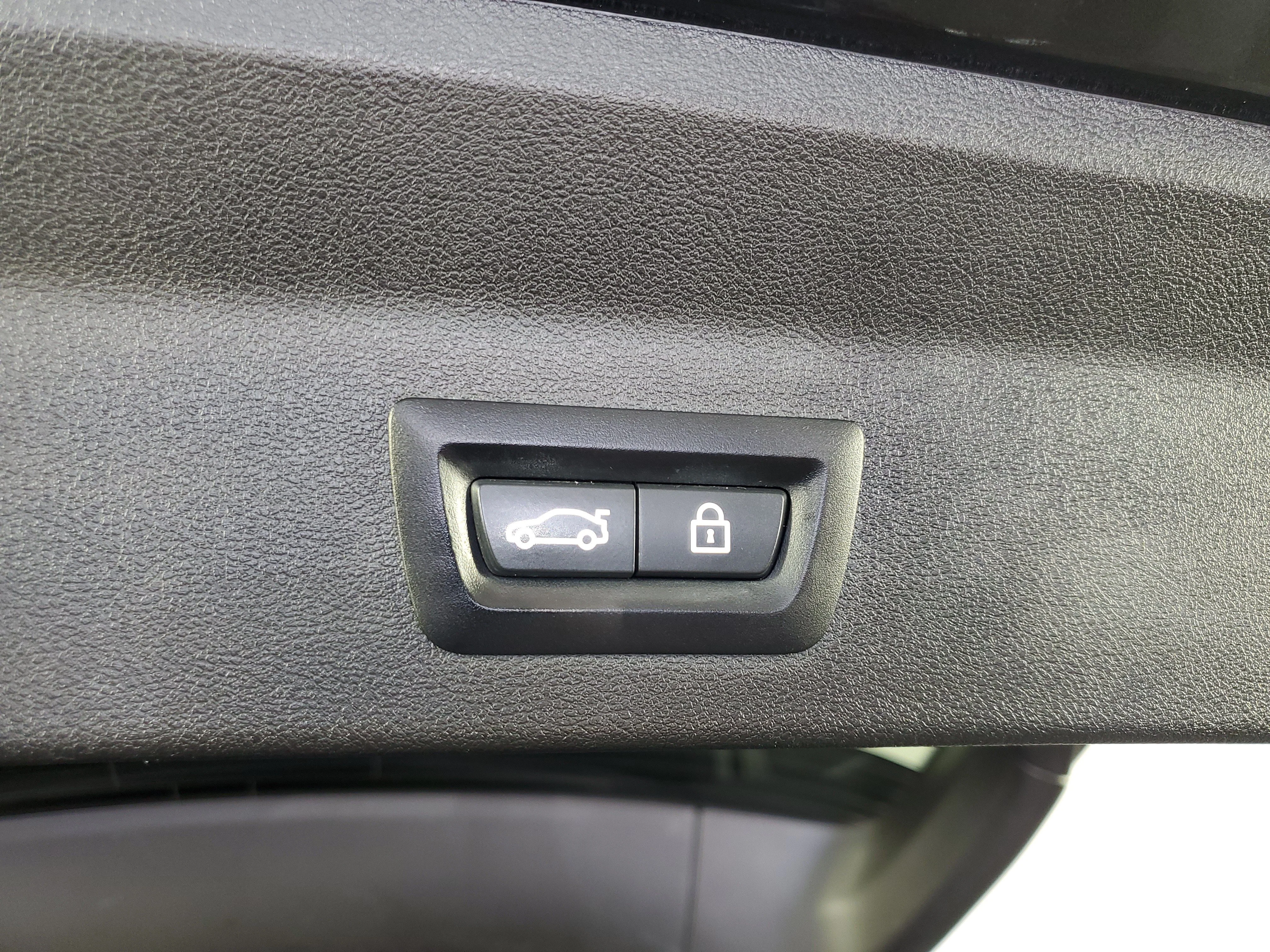 Used 2019 Dark Graphite Metallic BMW sDrive30i image 34