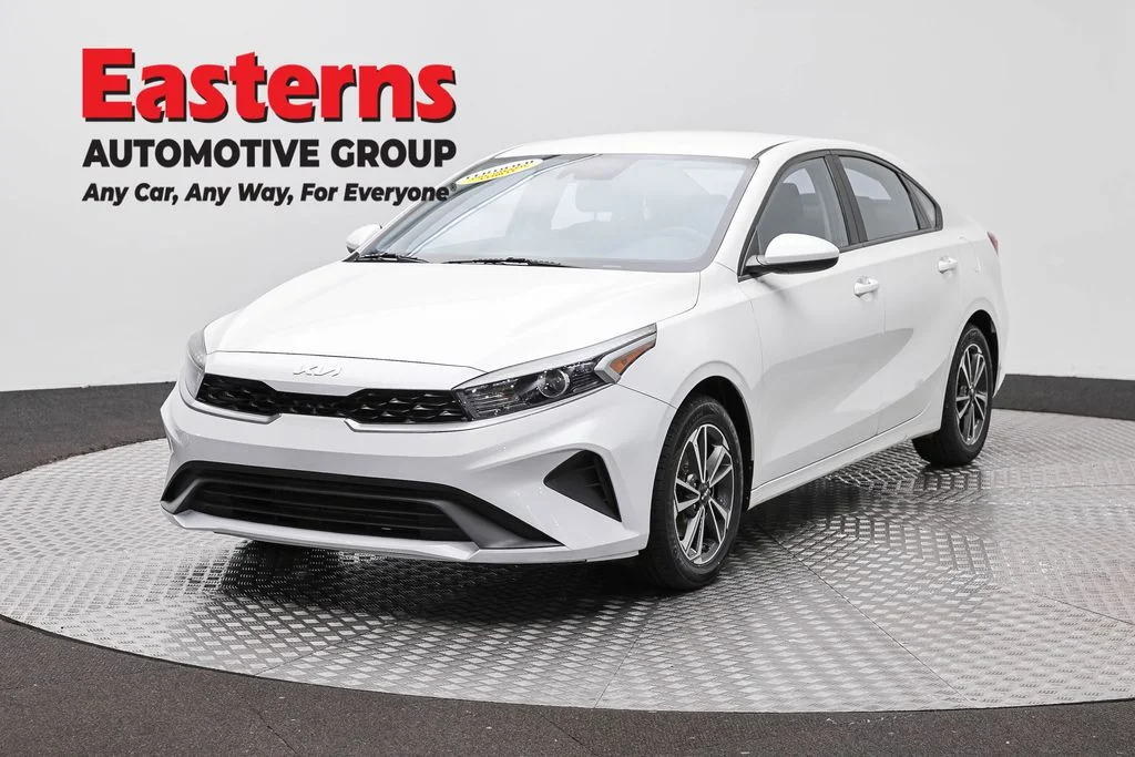 Used 2023 White Kia LXS image 1