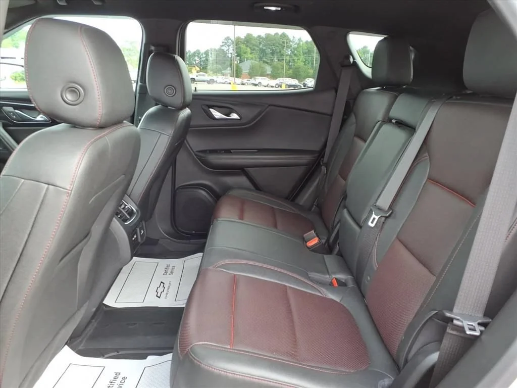 Used 2023 Iridescent Pearl Tricoat Chevrolet RS image 25
