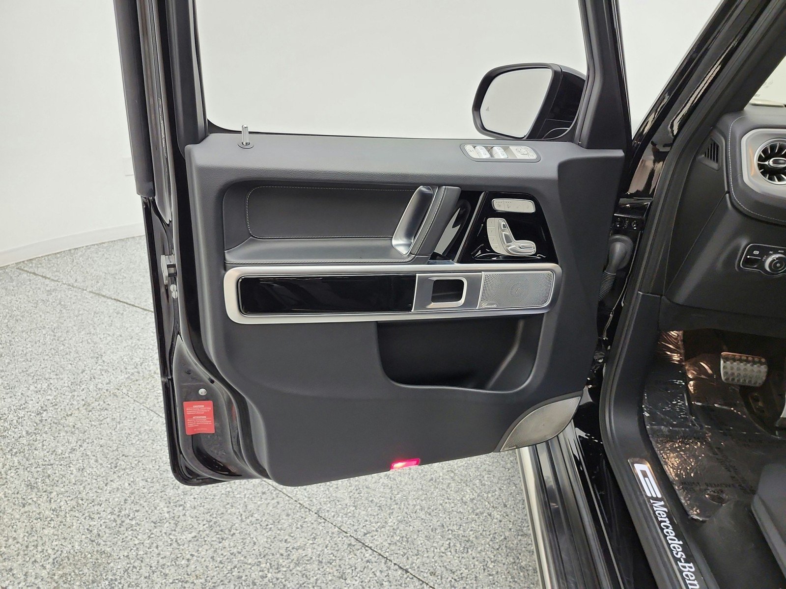 Certified Used 2025 Obsidian Black Metallic Mercedes-Benz G 550 SUV image 15