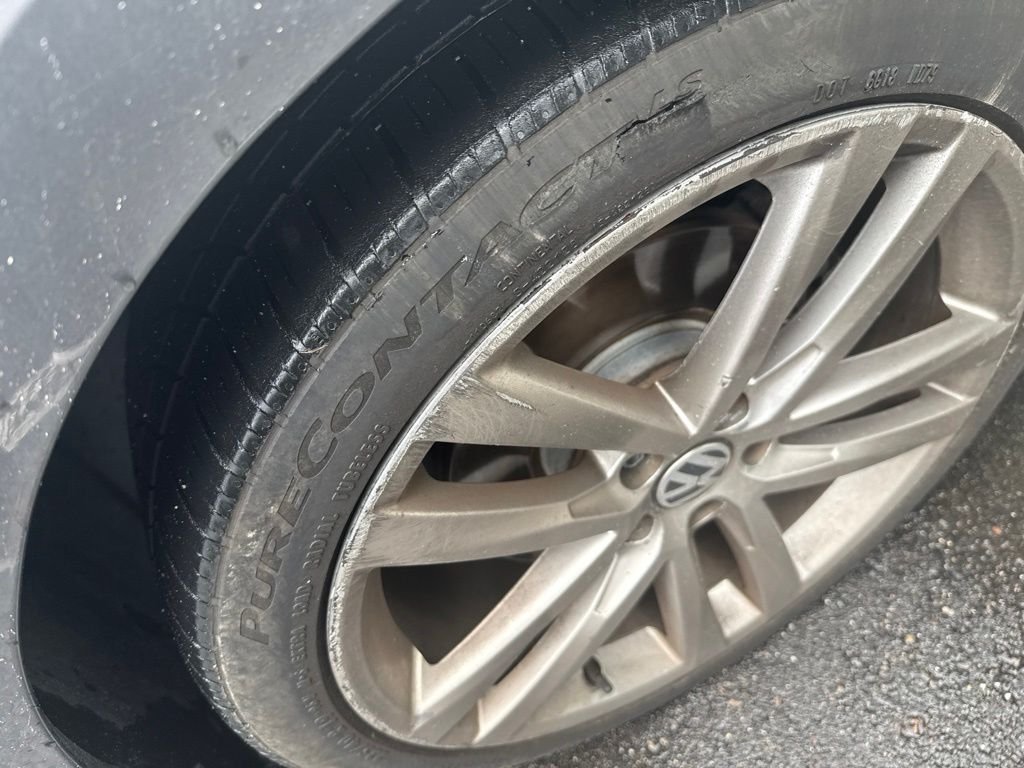 Used 2016 Gray Volkswagen 1.8T R-Line image 17