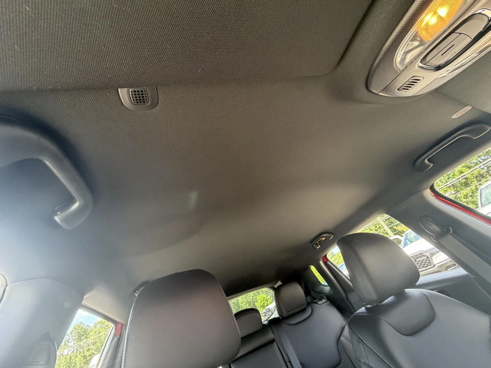 New 2026 Red Hot Pearl-Coat Exterior Paint Jeep Latitude Altitude image 22
