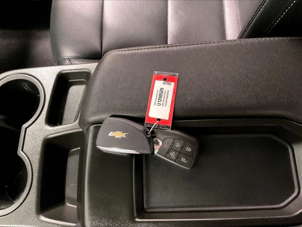 Used 2022 Gray Chevrolet LT image 29