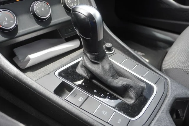 Used 2020 GREY Volkswagen S image 26