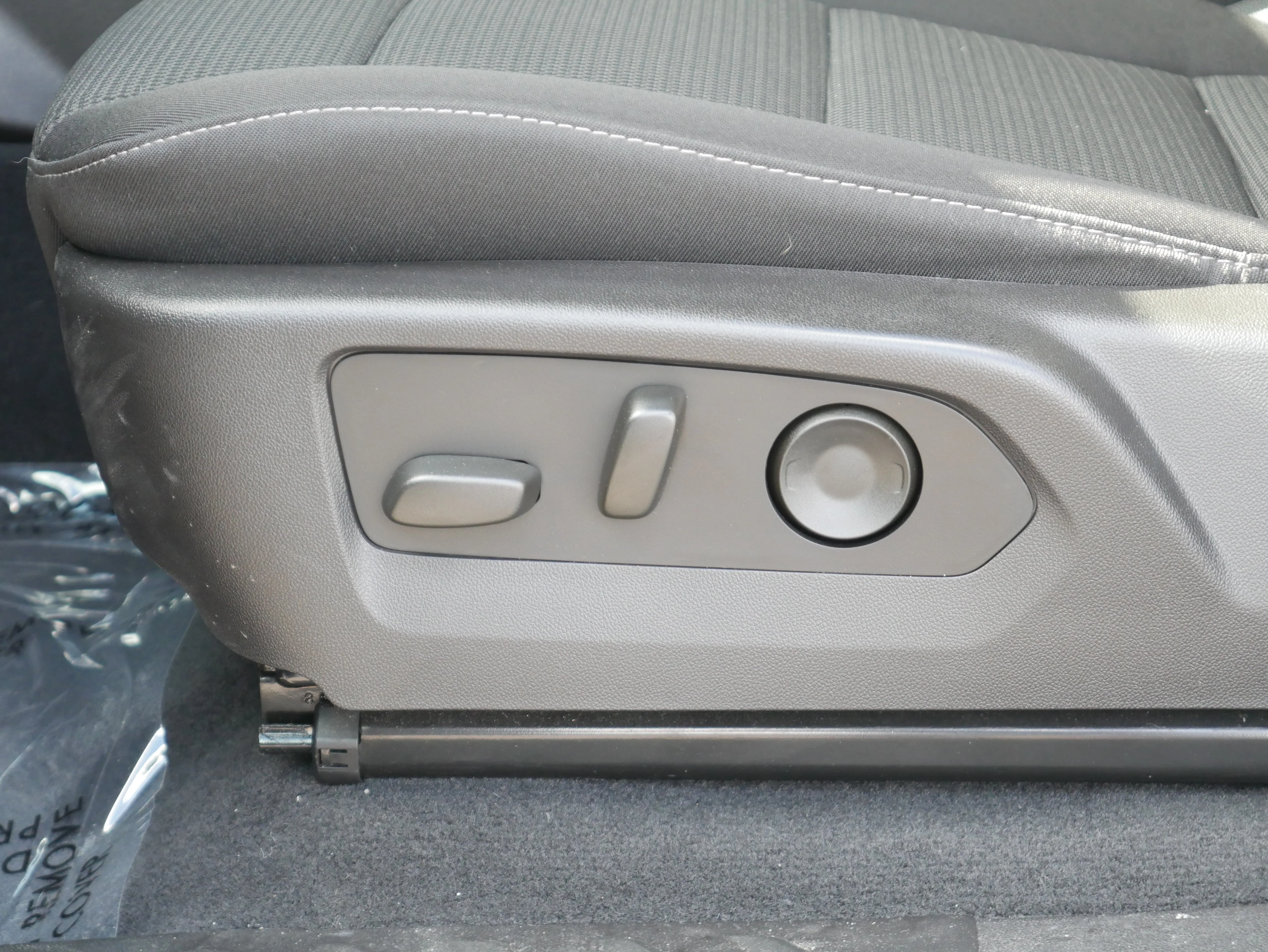 2024 Chevrolet Colorado LT - Photo 14