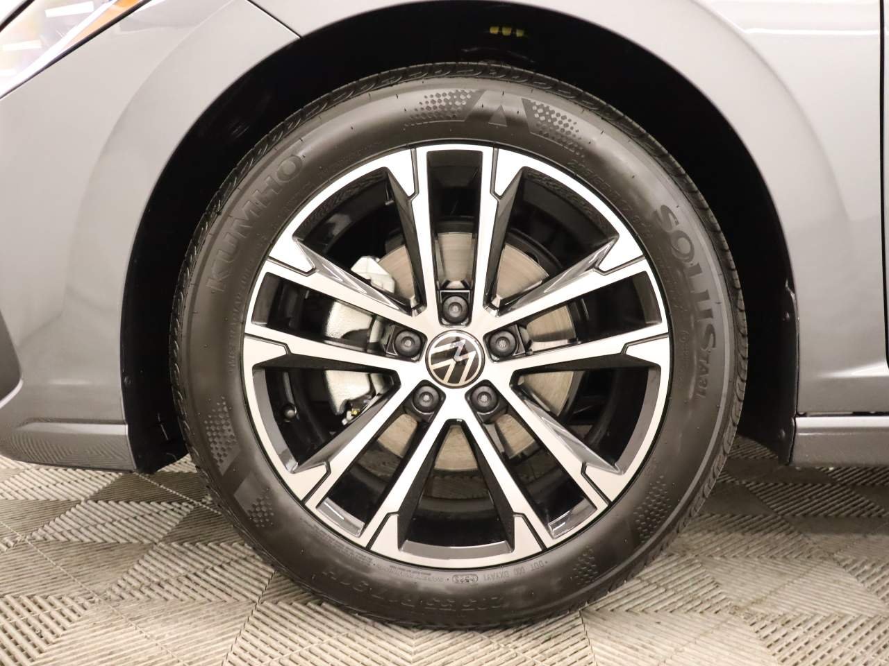 New 2027 Platinum Gray Metallic Volkswagen Sport image 6