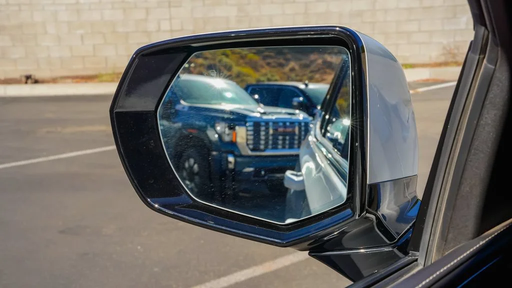 Used 2021 CRYSTAL WHITE TRICOAT Cadillac Sport Platinum image 16