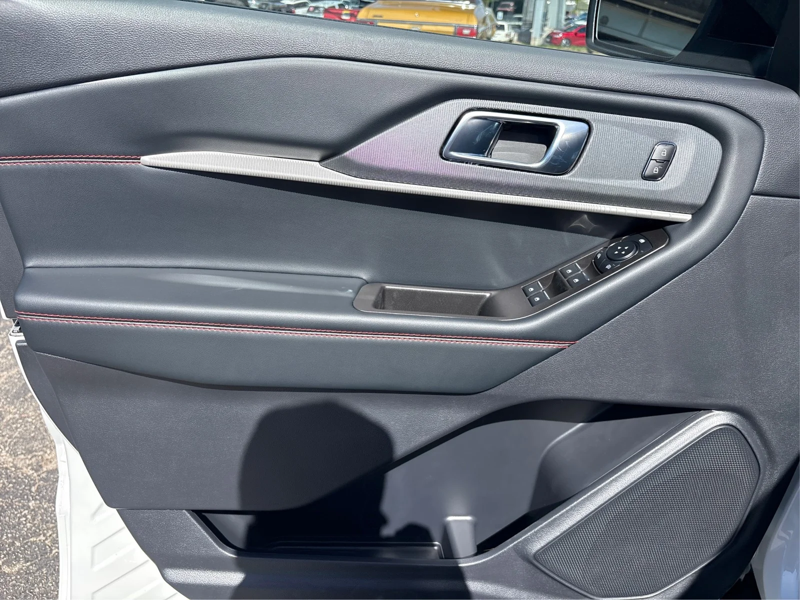 New 2026 Star White Metallic Tri-Coat Ford ST-Line image 19
