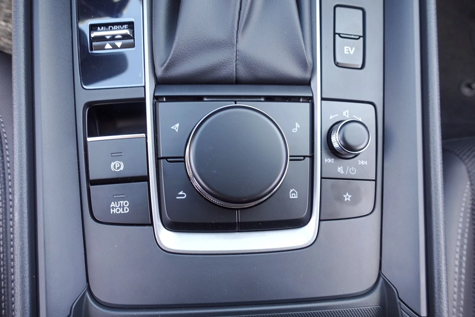 New 2026 Jet Black Mica Mazda Preferred image 24