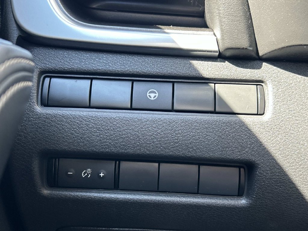 Used 2021 Blue Nissan SV image 19