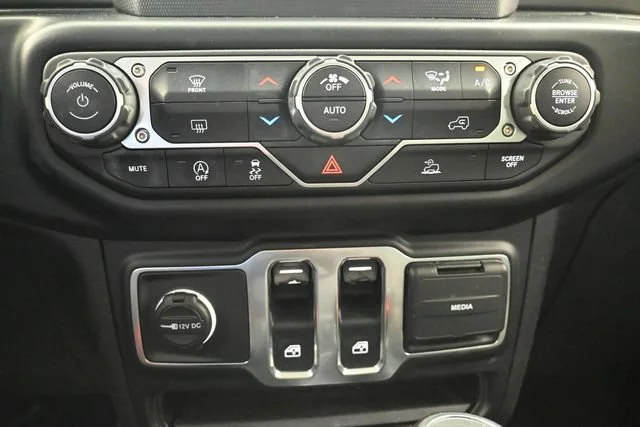 Used 2021 Hydro Blue Pearlc Jeep Sport S image 17