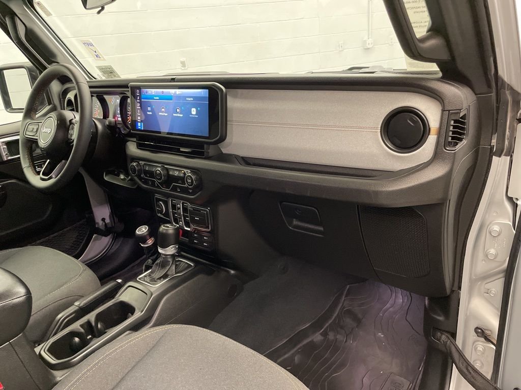 Used 2024 Silver Jeep Sport S image 23