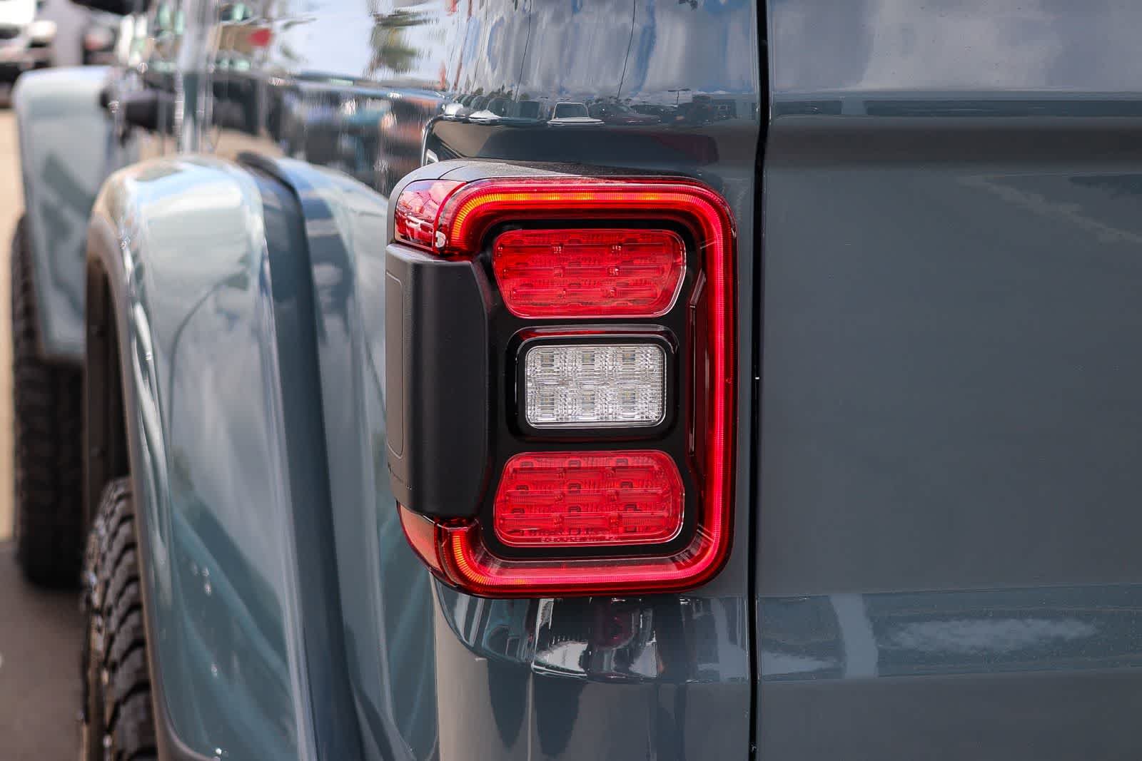 New 2026 Anvil Clear-Coat Exterior Paint Jeep Mojave X image 7