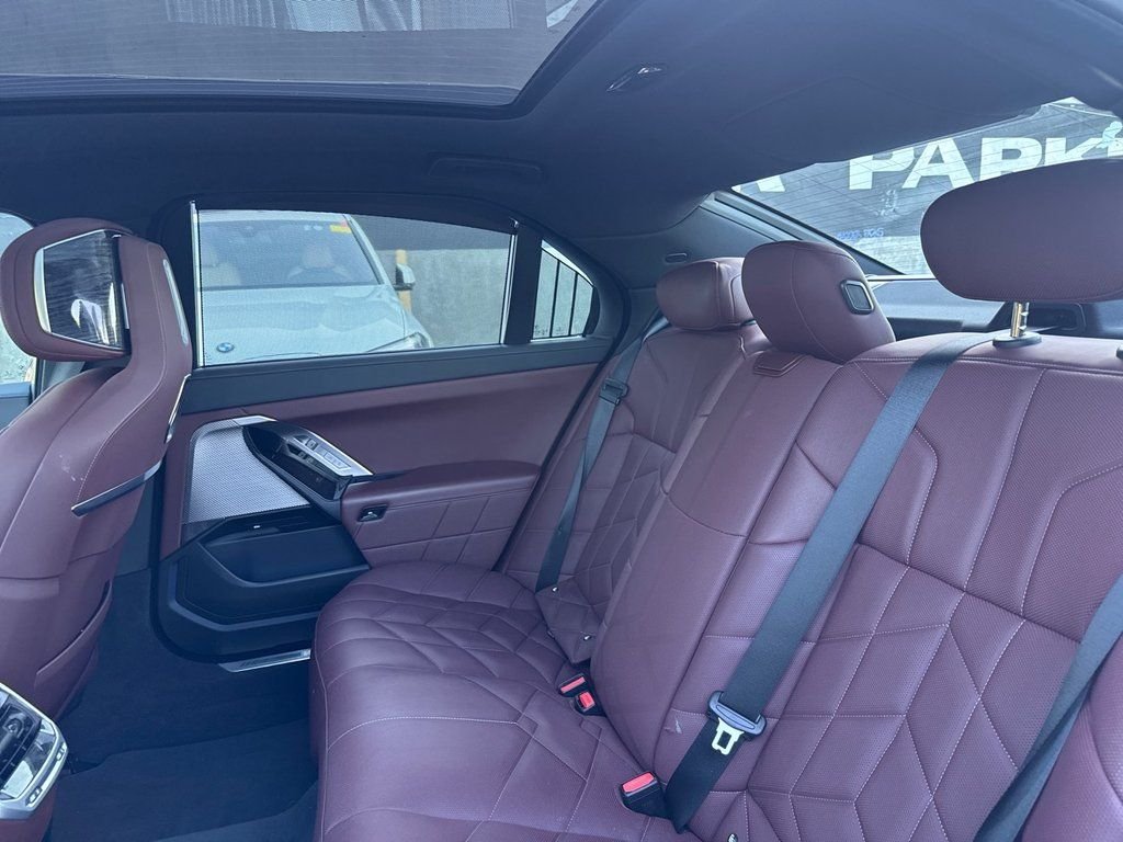 Used 2023 Black BMW 760i xDrive image 36