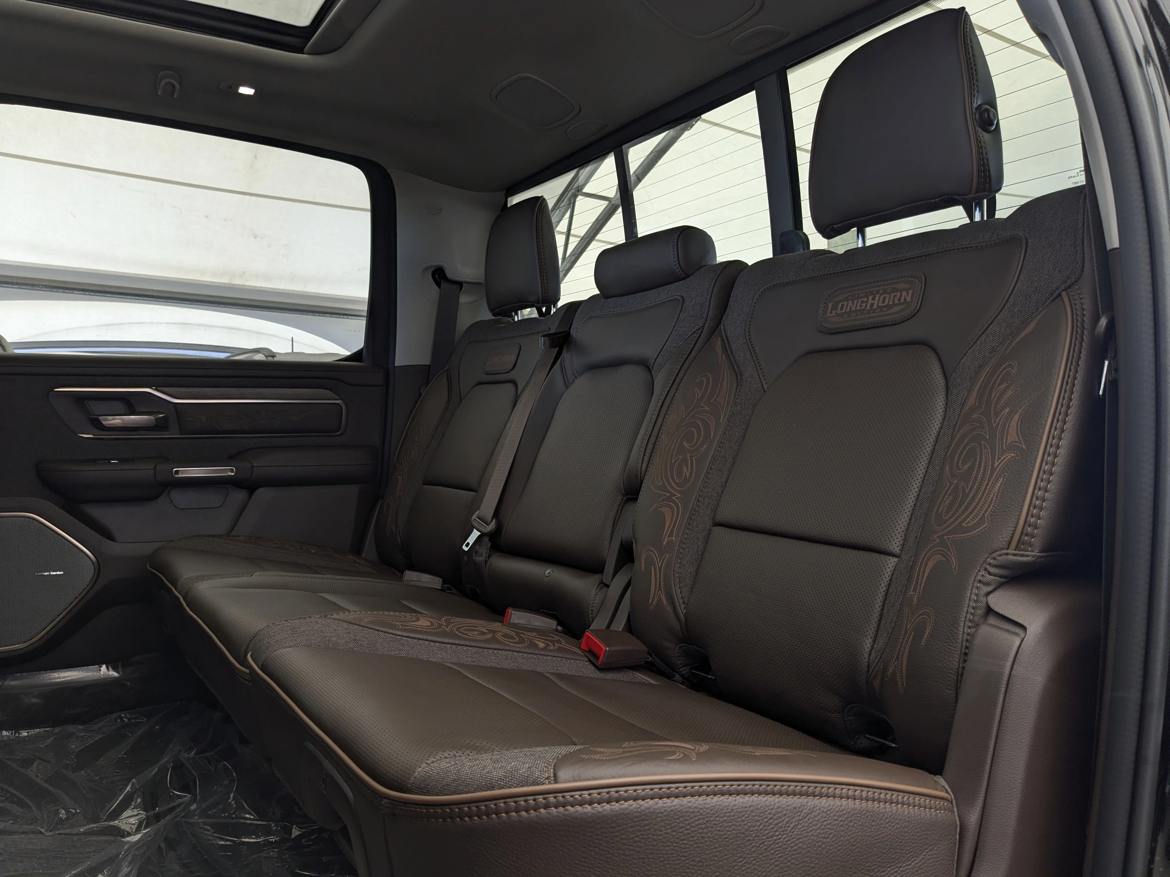 New 2026 Black RAM Limited Longhorn - - Pkg 27K - 5.7L HEMI V8 eTorque - Pano Sunroof - E?Locker Axle & More image 29