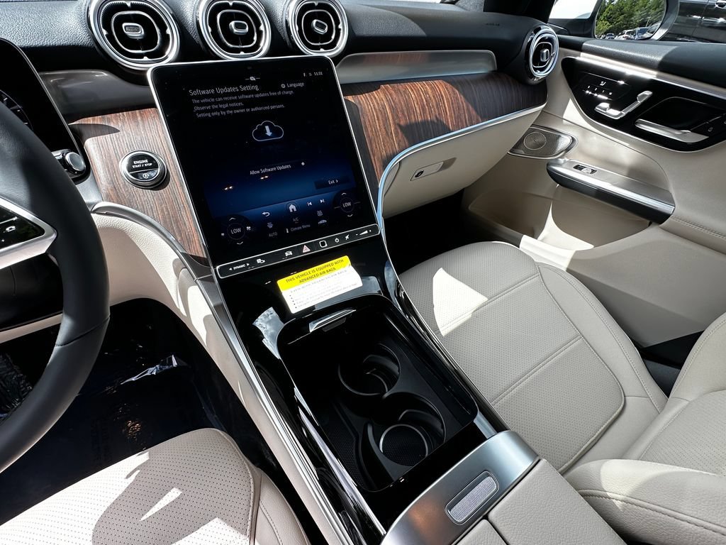 New 2026 Polar White Mercedes-Benz GLC 300 image 69