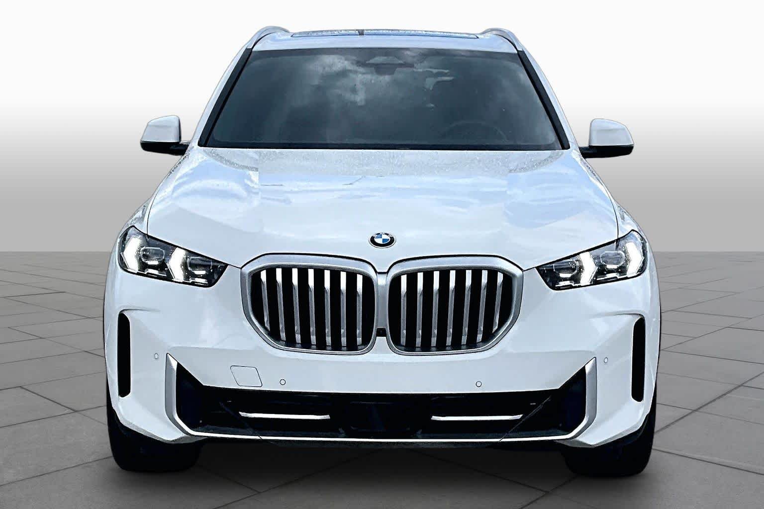 Used 2024 Alpine White BMW xDrive40i image 4