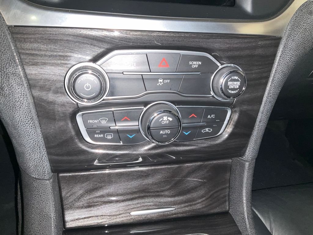 Used 2017 Gray Chrysler Limited image 19