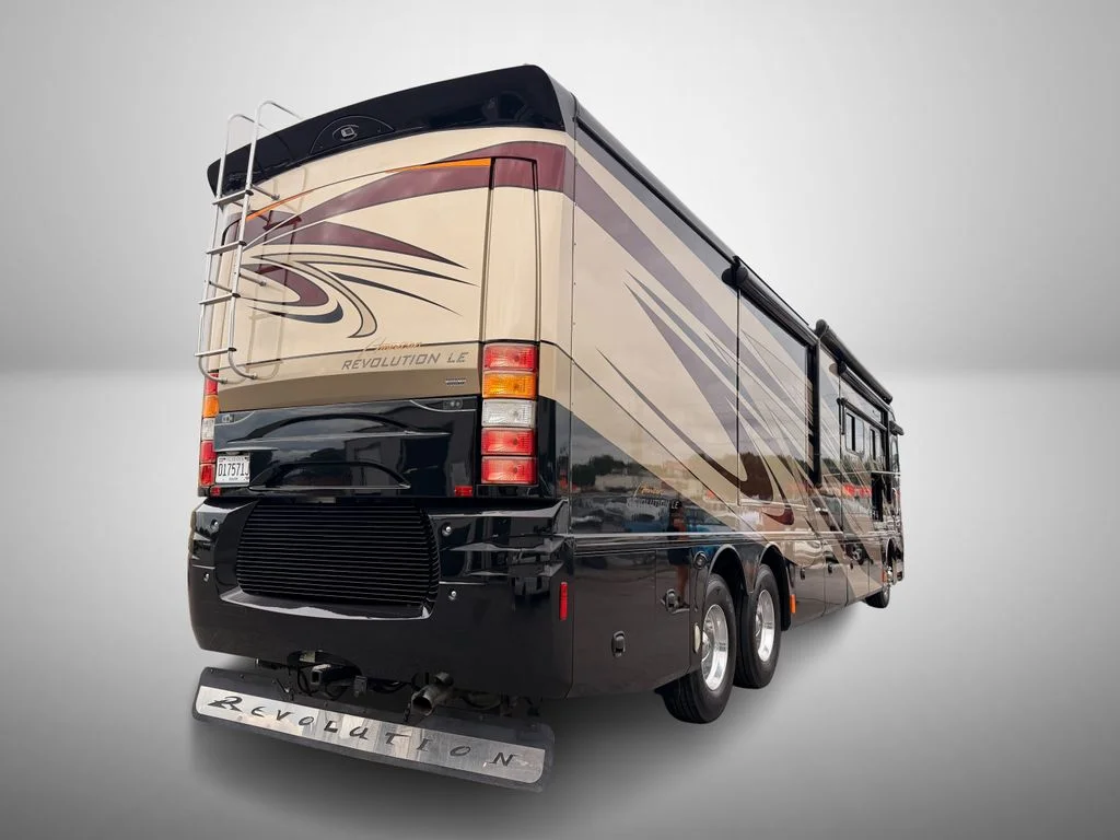 Used 2010 Black Fleetwood 42T image 4