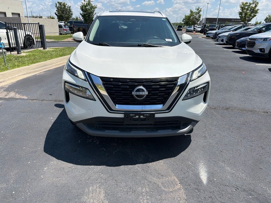 Used 2022 White Nissan SV image 2