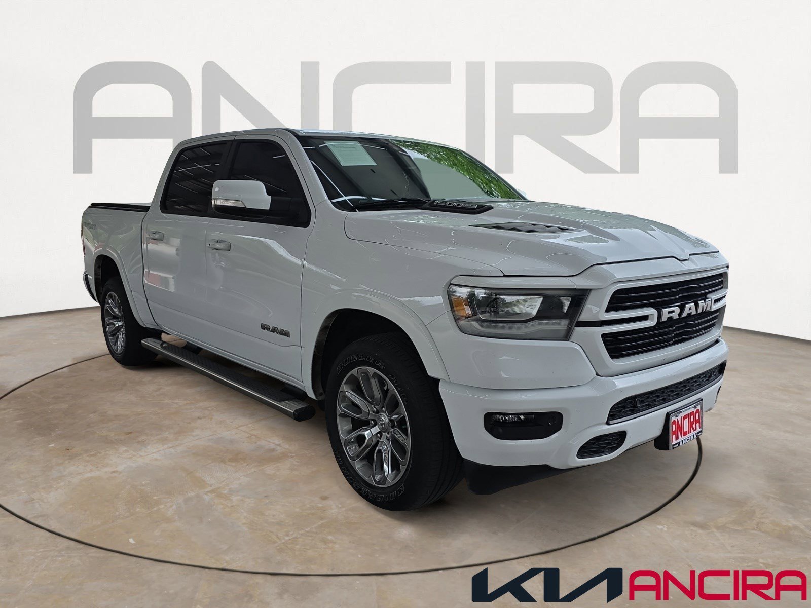 2022 RAM 1500 Laramie 4x4 Crew Cab 5'7's photo