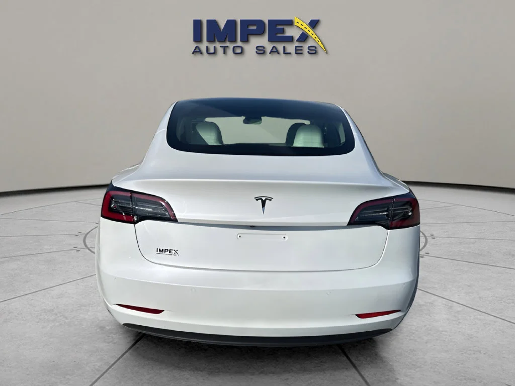 Used 2022 White Tesla Base image 4