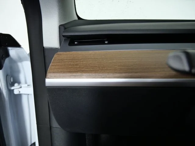 Used 2023  Tesla Long Range image 25