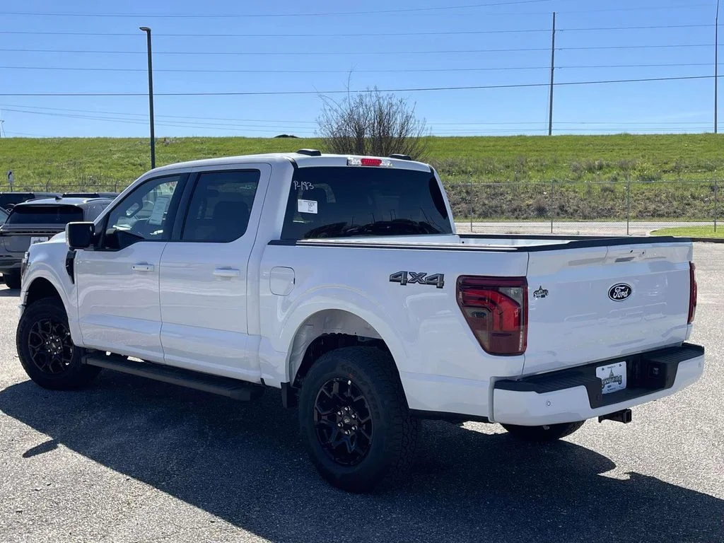 New 2026 Oxford White Ford Lariat® image 5