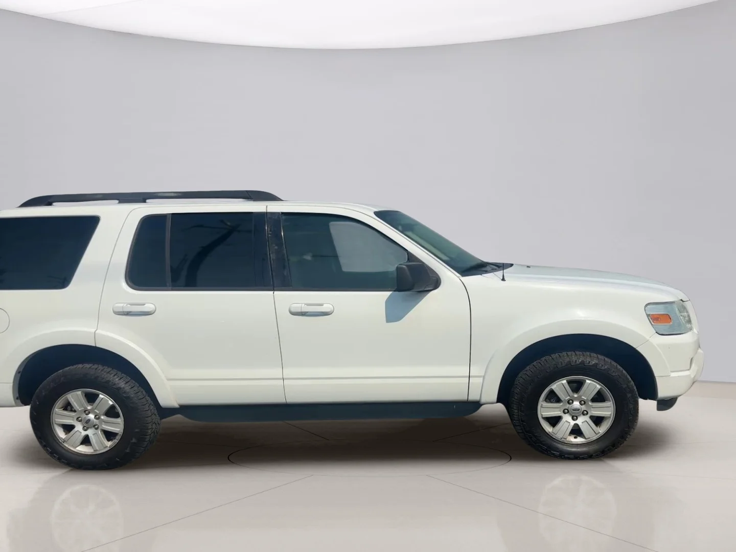 Used 2010 White Ford XLT image 6