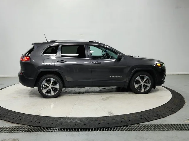 Used 2019 Gray Jeep Limited image 9