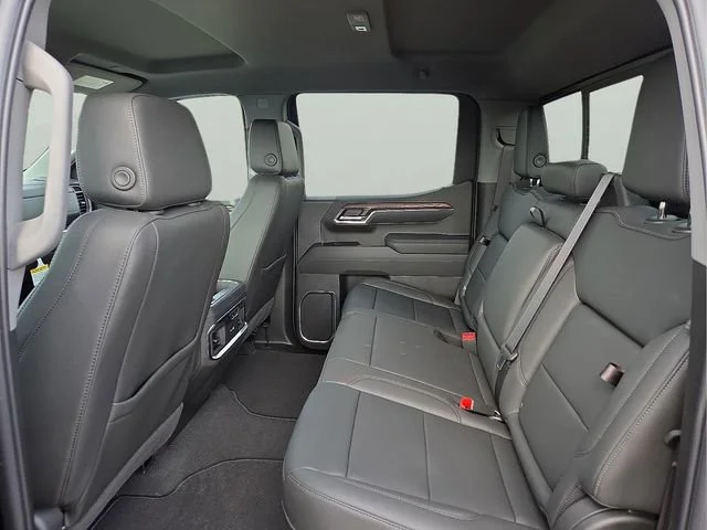 2026 GMC Sierra 1500 SLT - Photo 10