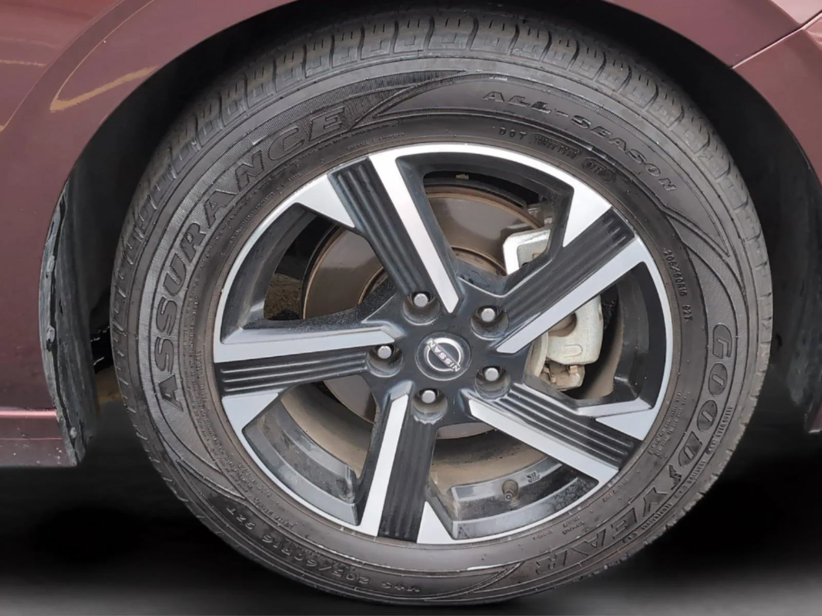 Used 2024 Rosewood Metallic Nissan SV image 35