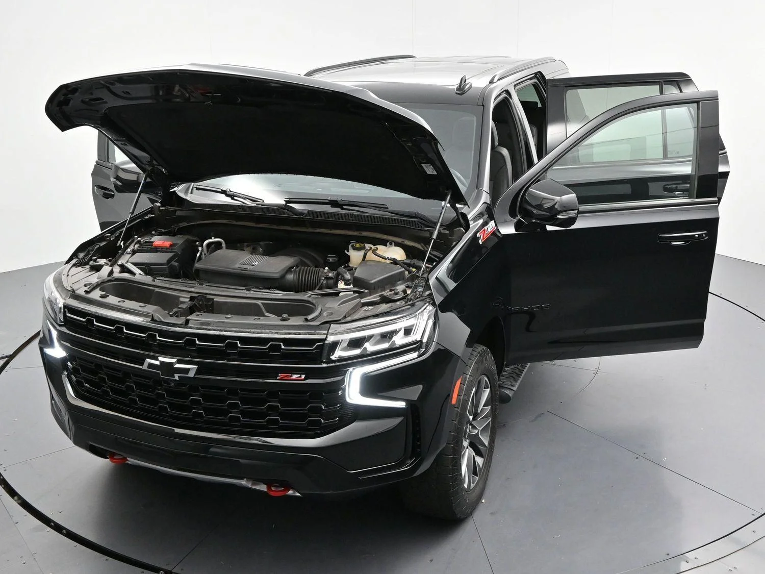 Used 2023 Black Chevrolet Z71 image 43