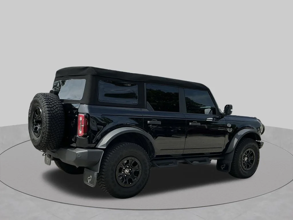 Used 2024 Black Ford Wildtrak image 13